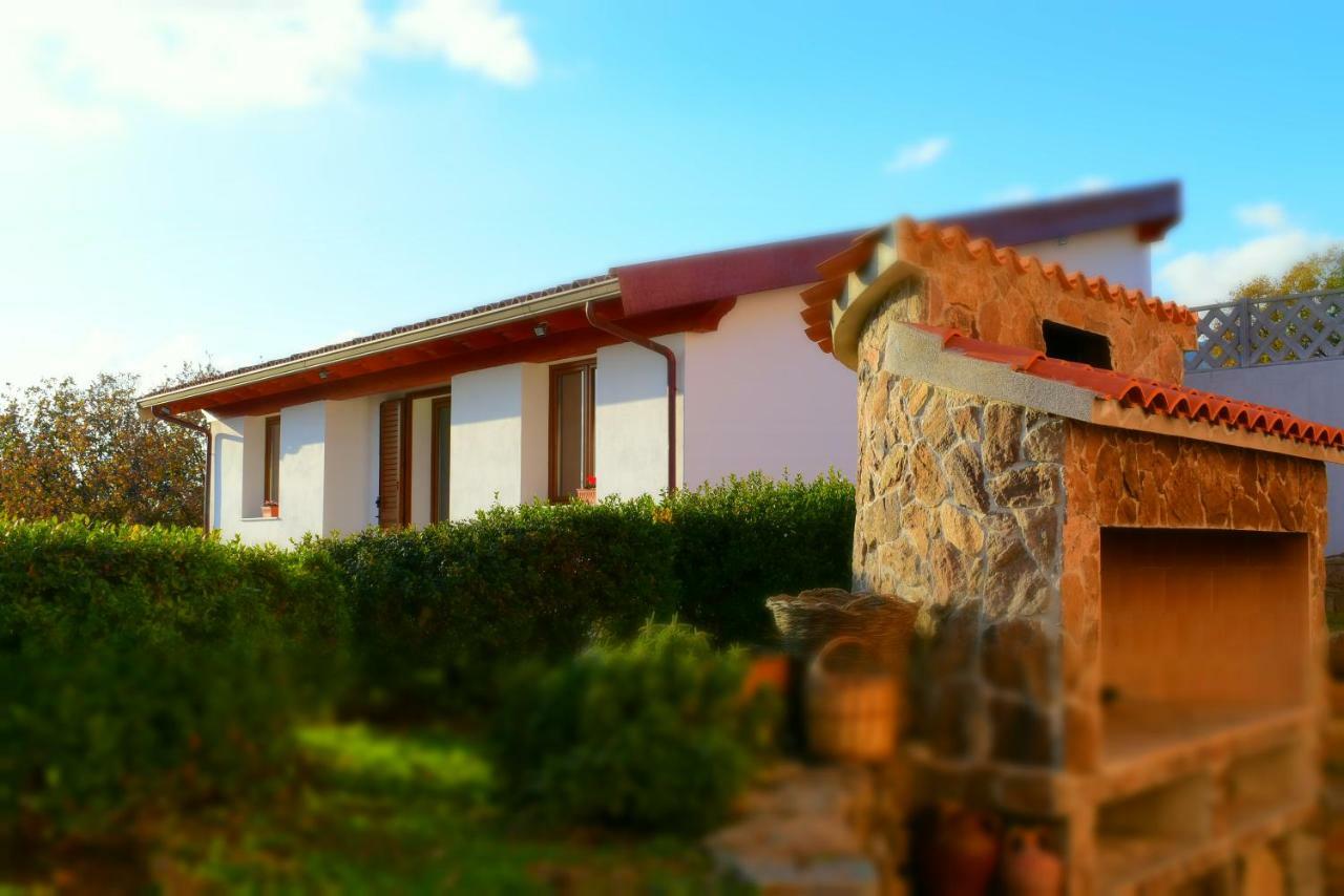 Agriturismo Bonu Suile Silanus Exterior photo